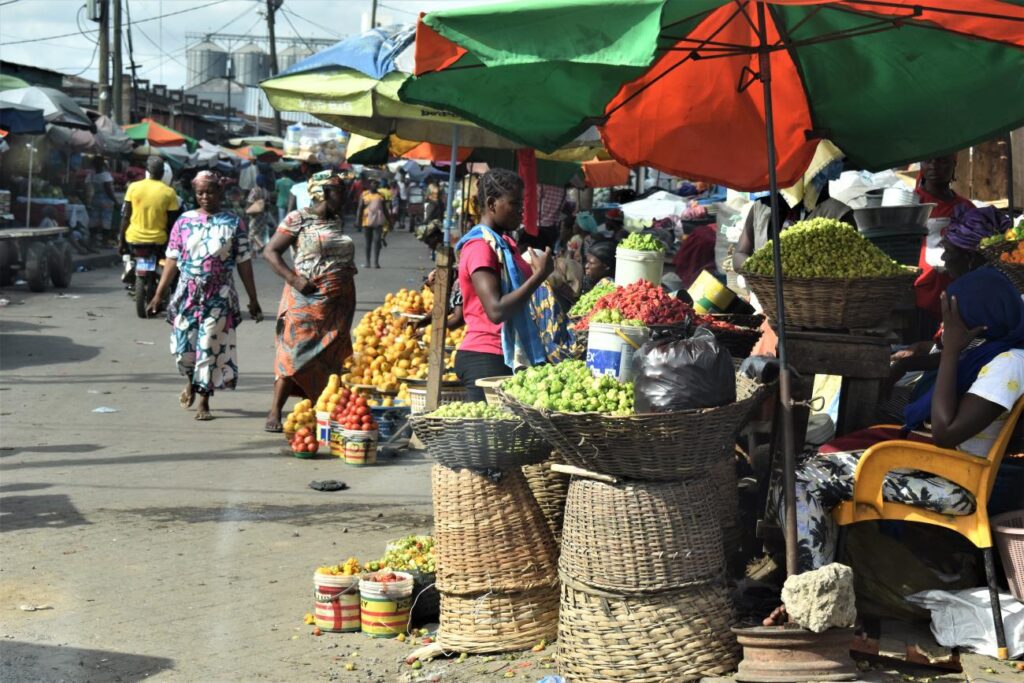 Agbogbloshie market sellers 2