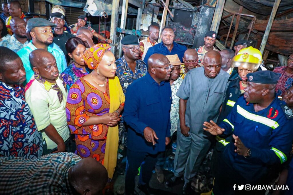 bawumia at kejetia market2
